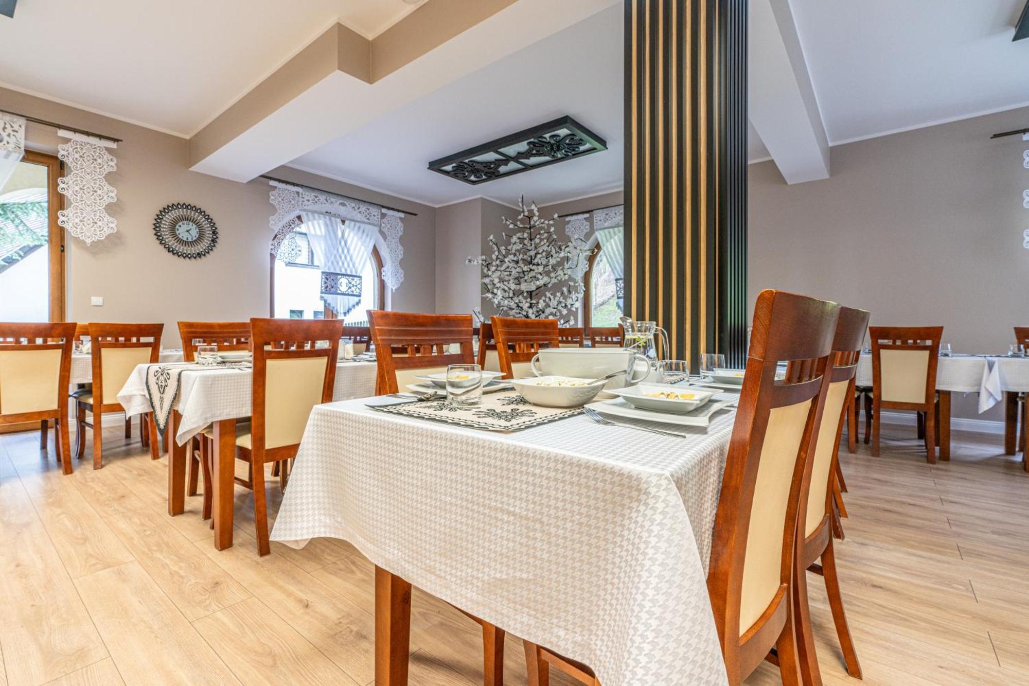 Bed & Breakfast Lesny Dworek