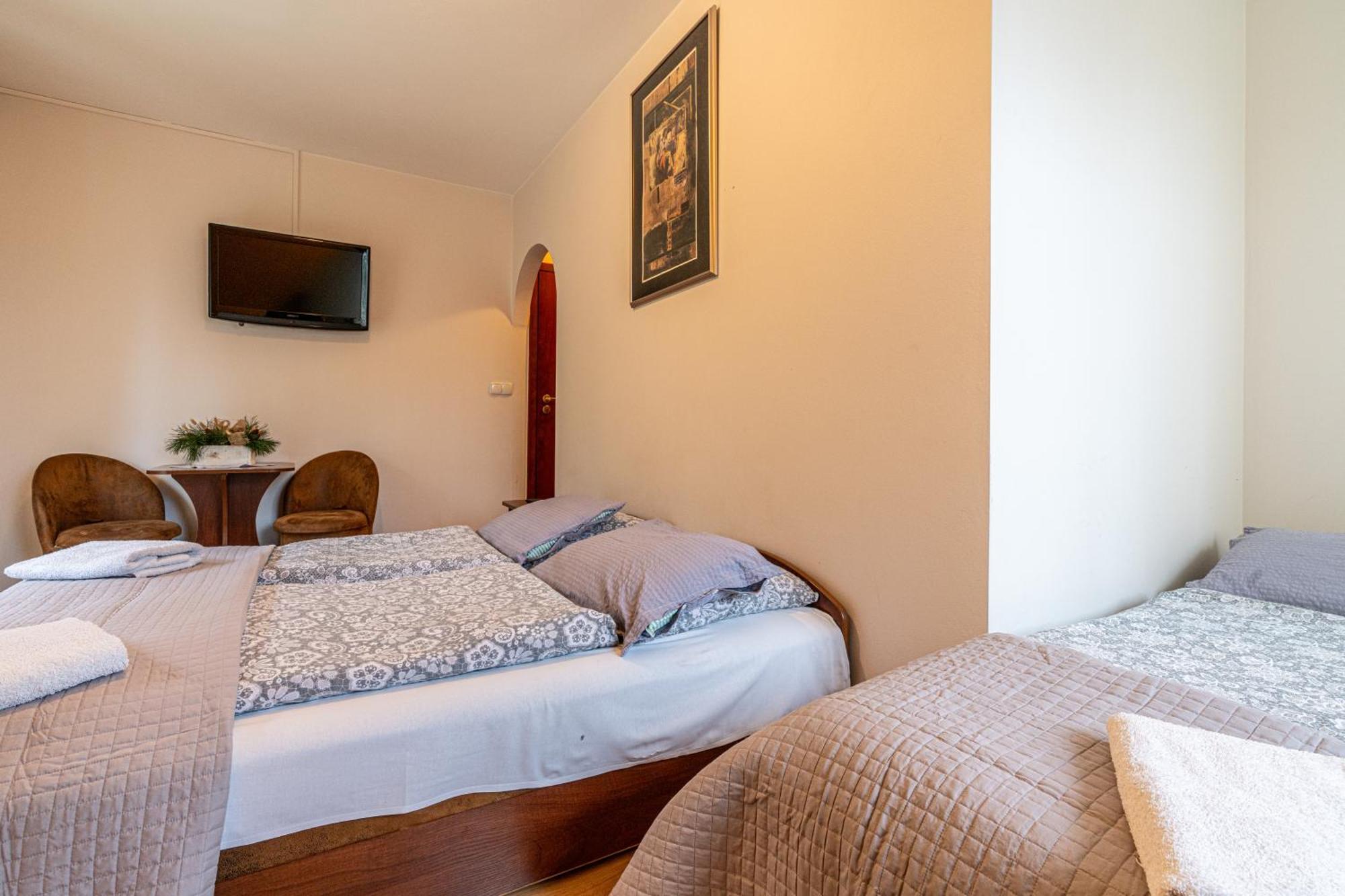 Lesny Dworek Bed & Breakfast