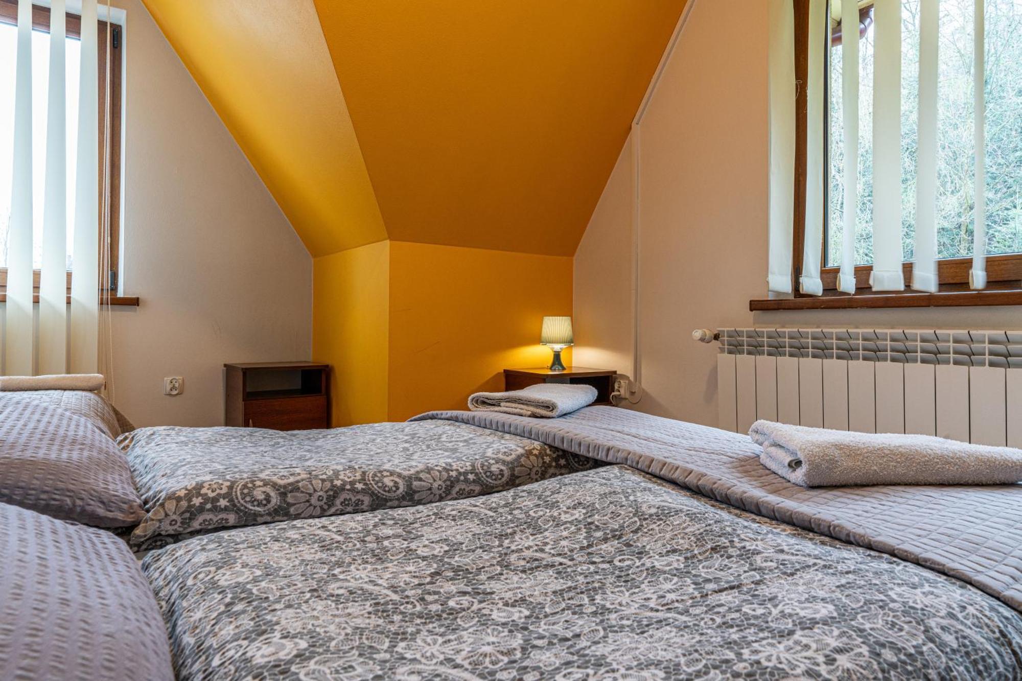 Lesny Dworek Bed & Breakfast *